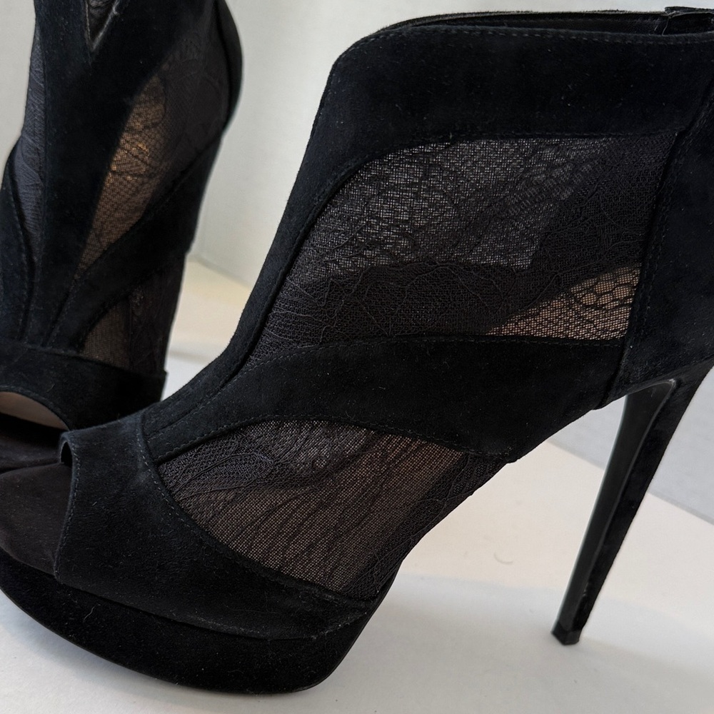 Sexy mesh peep toe Jessica Simpson Black Heels. 5” heel. 8 1/2  1” platform NWOT